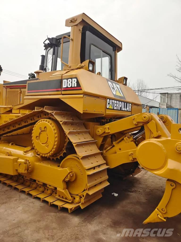 CAT D8 Kāpurķēžu buldozeri