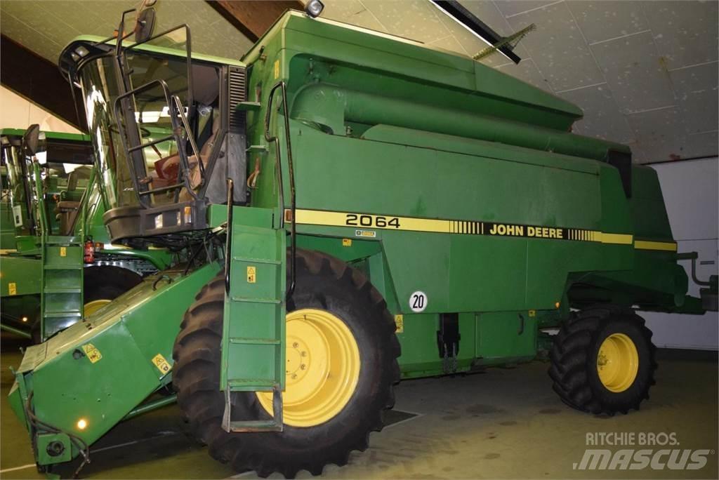 John Deere 2064 Ražas novākšanas kombaini