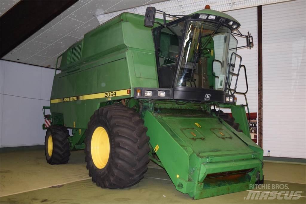 John Deere 2064 Ražas novākšanas kombaini