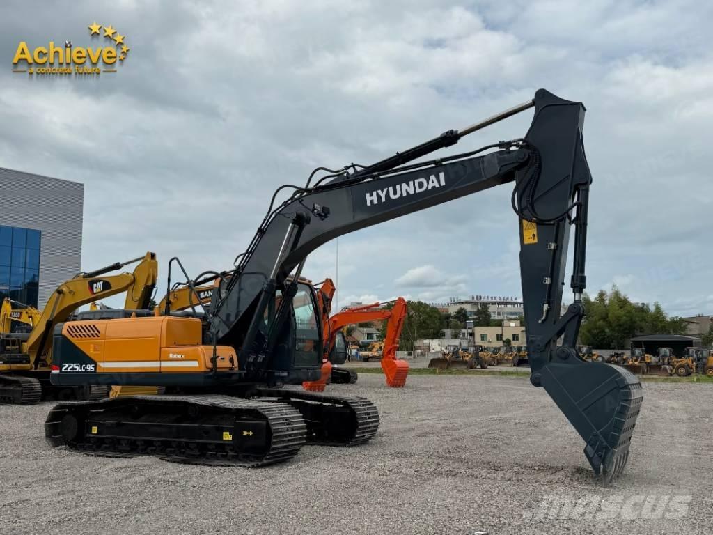 Hyundai 225LC-9S Kāpurķēžu ekskavatori