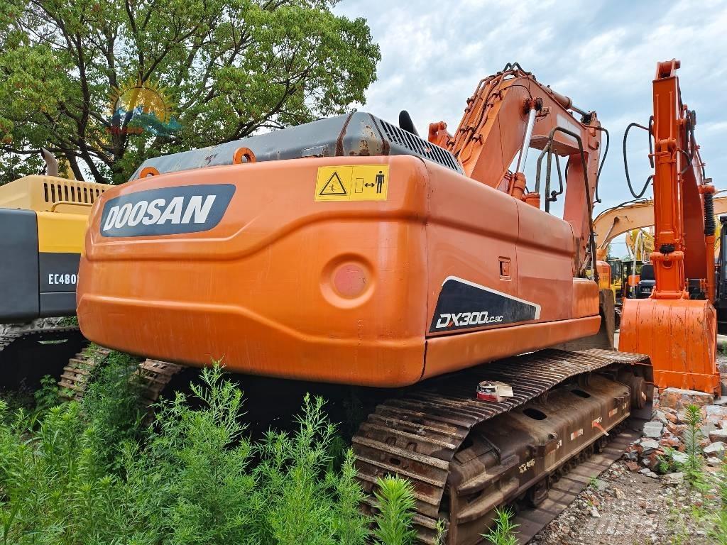 Doosan DX 300 LC-9C Kāpurķēžu ekskavatori