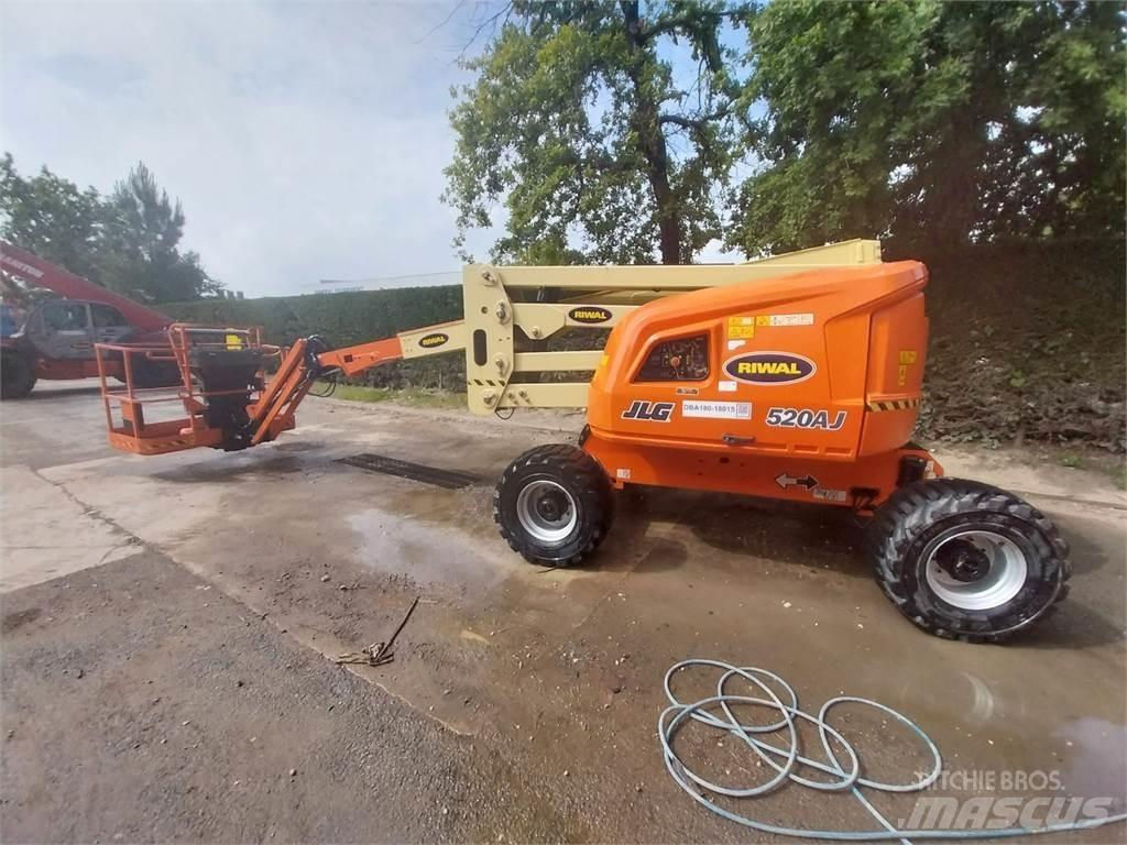 JLG 520AJ Strēles pacēlāji