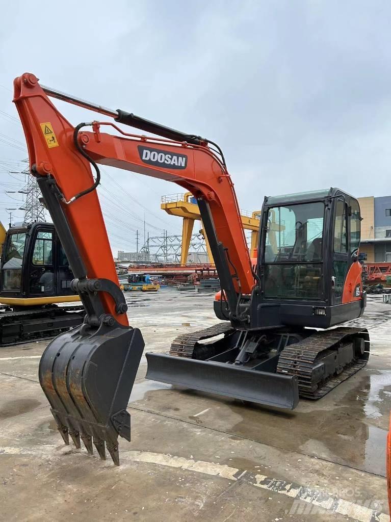 Doosan DX60-9 Mini ekskavatori < 7 t