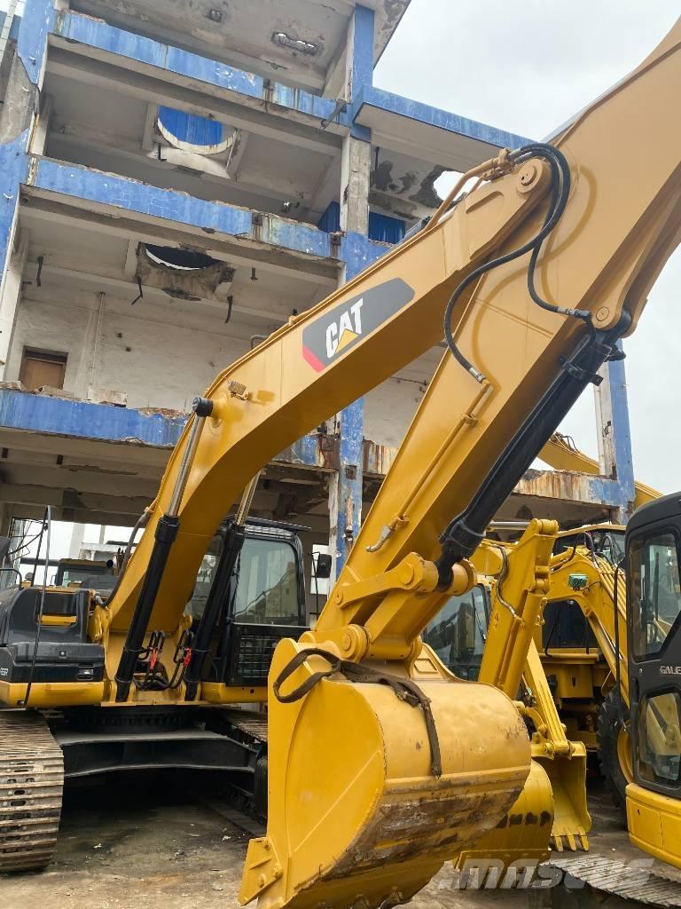 CAT 330 D Kāpurķēžu ekskavatori