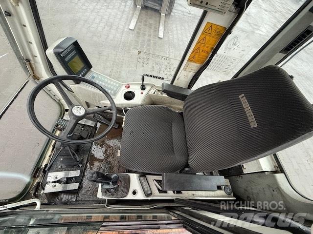 Liebherr A 924 B CAB Kabīnes un interjers
