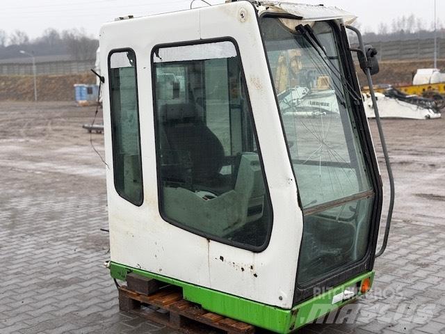 Liebherr A 924 B CAB Kabīnes un interjers