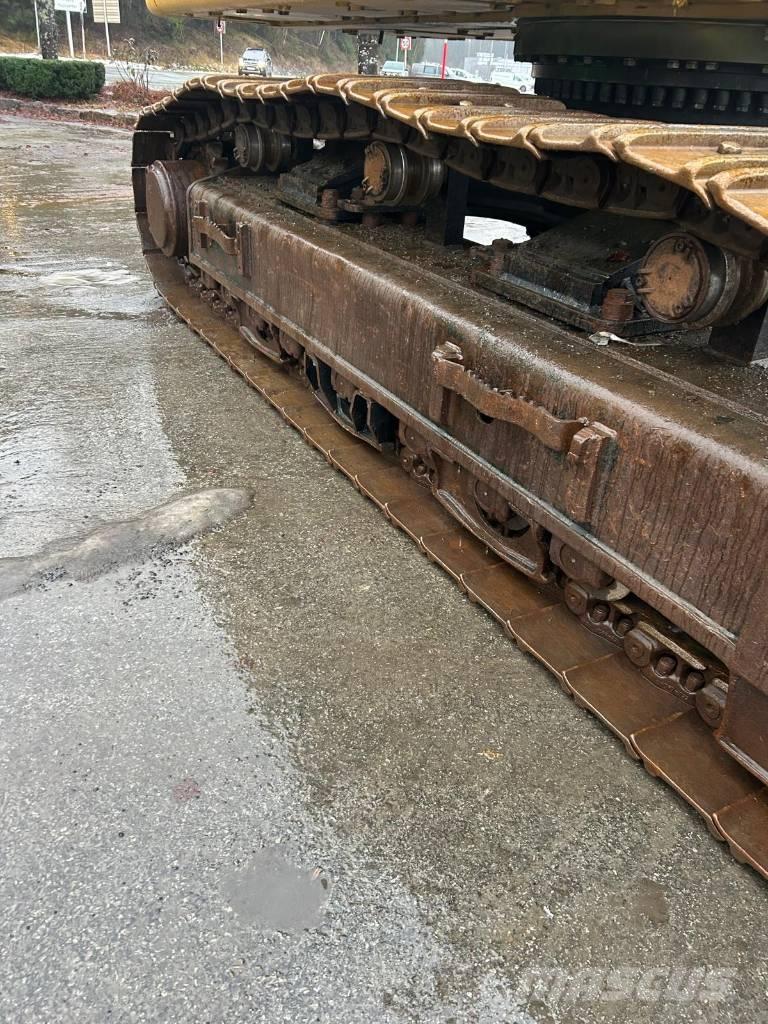 CAT 352 Kāpurķēžu ekskavatori