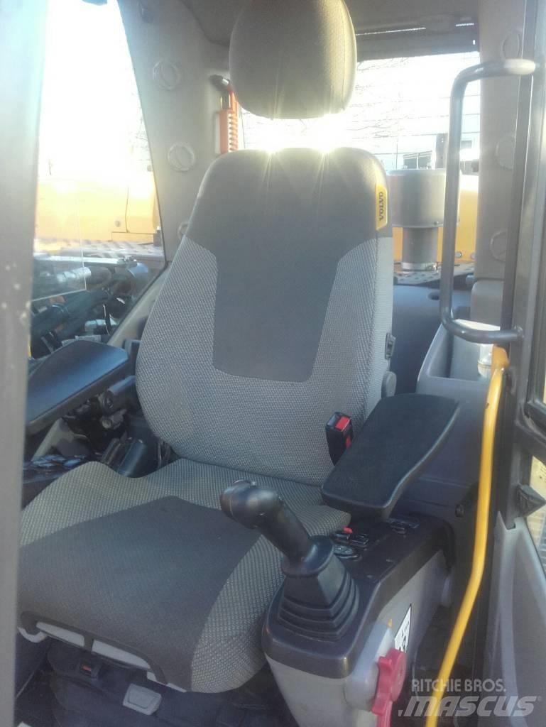 Volvo EC250DL Kāpurķēžu ekskavatori