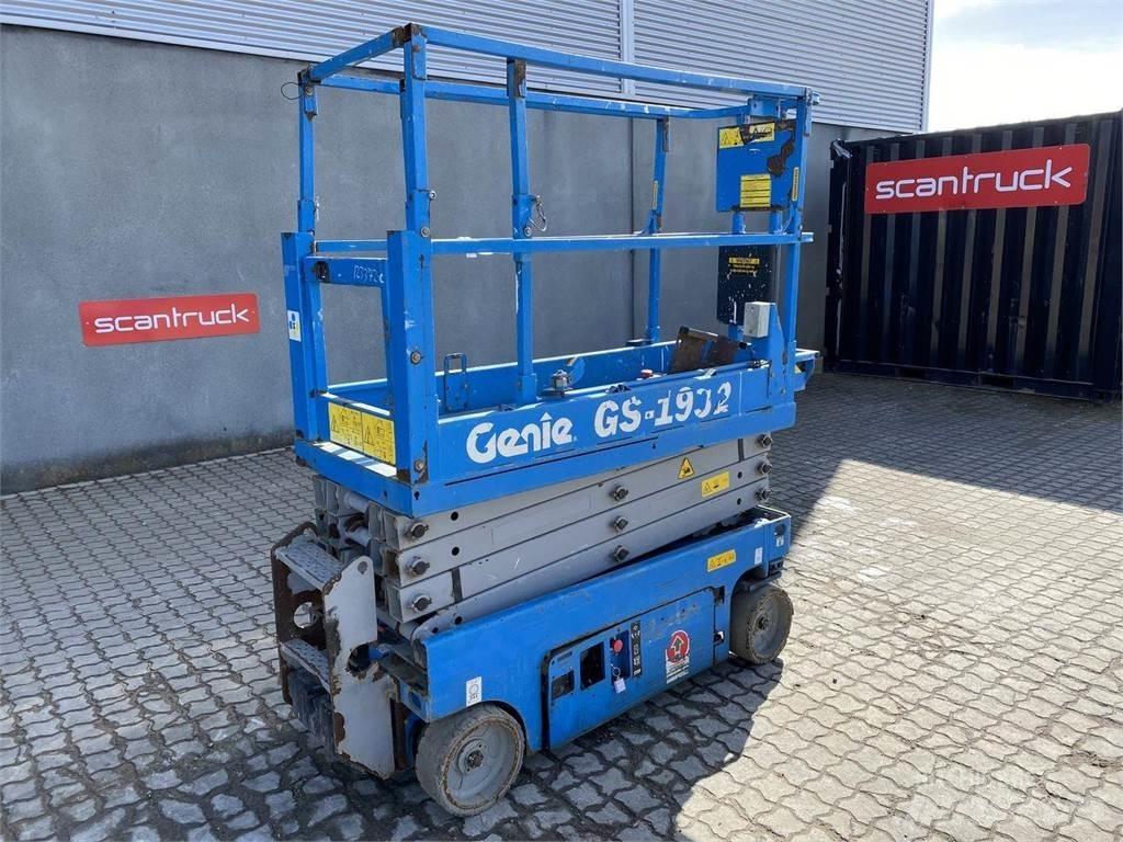 Genie GS1932 Šķerveida pacēlāji