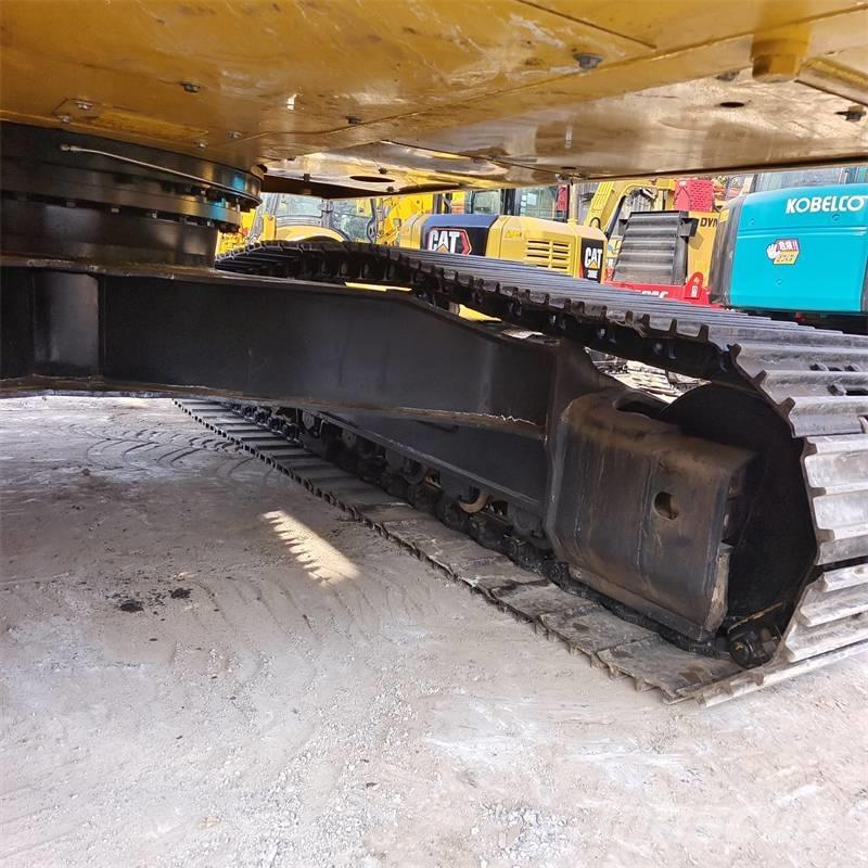 Komatsu PC 220-7 Kāpurķēžu ekskavatori