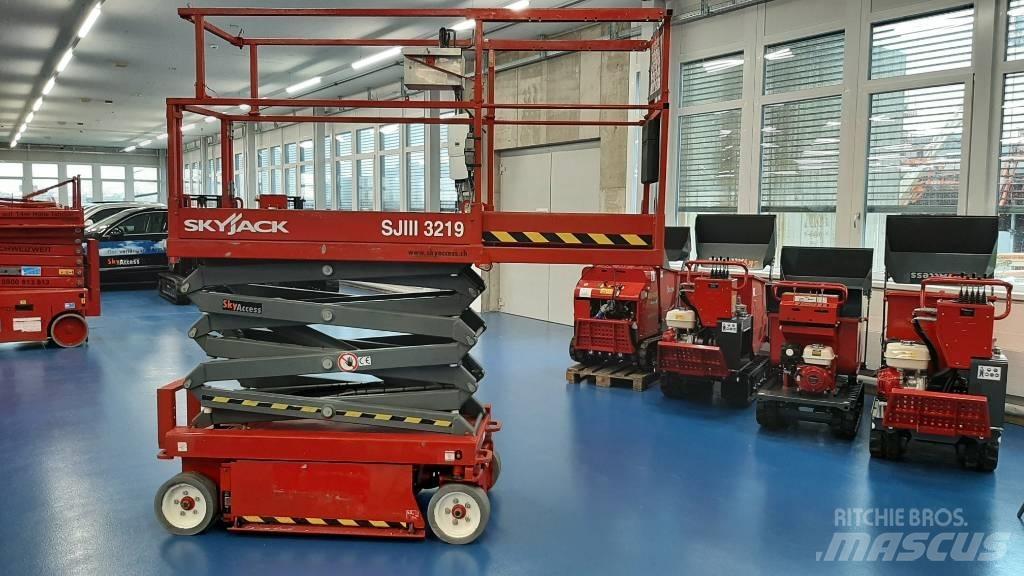 SkyJack SJIII 3219 Šķerveida pacēlāji
