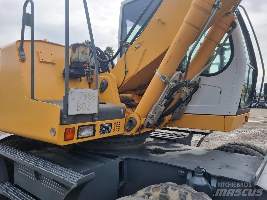 Liebherr A 900 C Ekskavatori uz riteņiem
