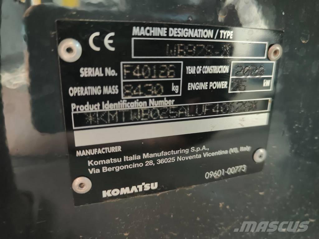 Komatsu WB 97 S-8 Ekskavatori-iekrāvēji