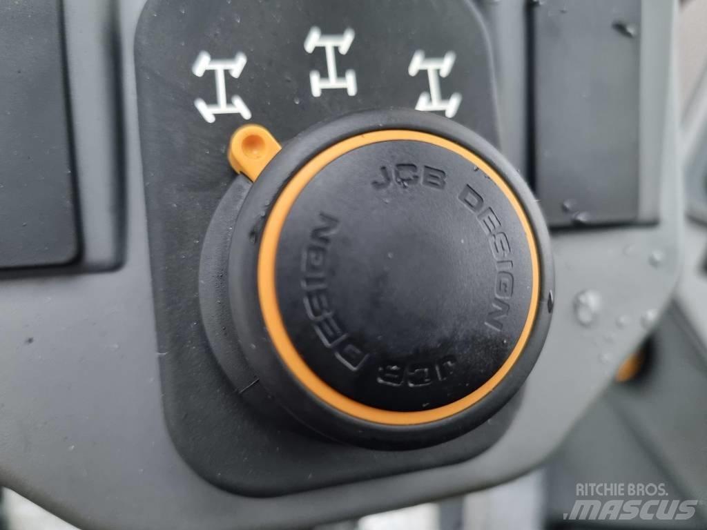 JCB Hydradig 110W Ekskavatori uz riteņiem