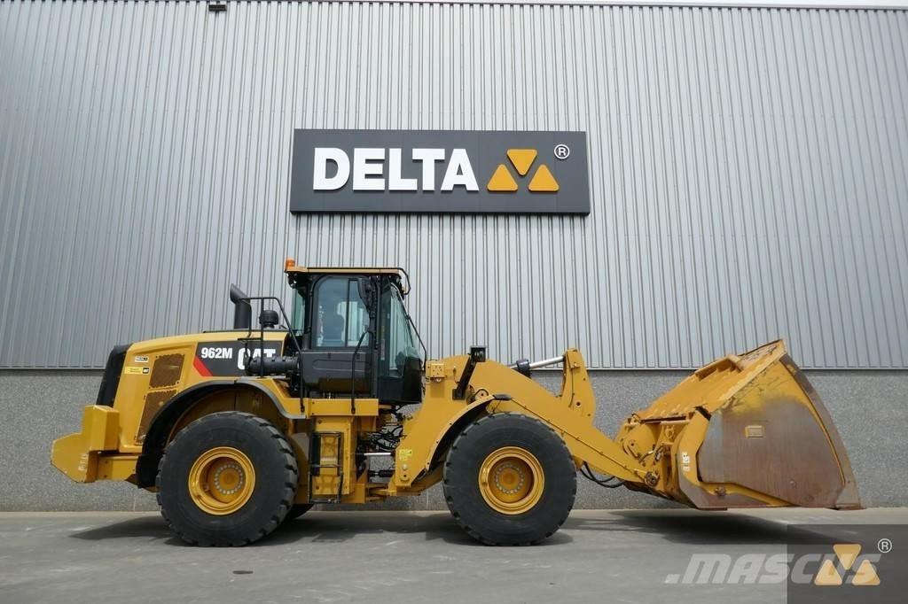 CAT 962M Iekrāvēji uz riteņiem