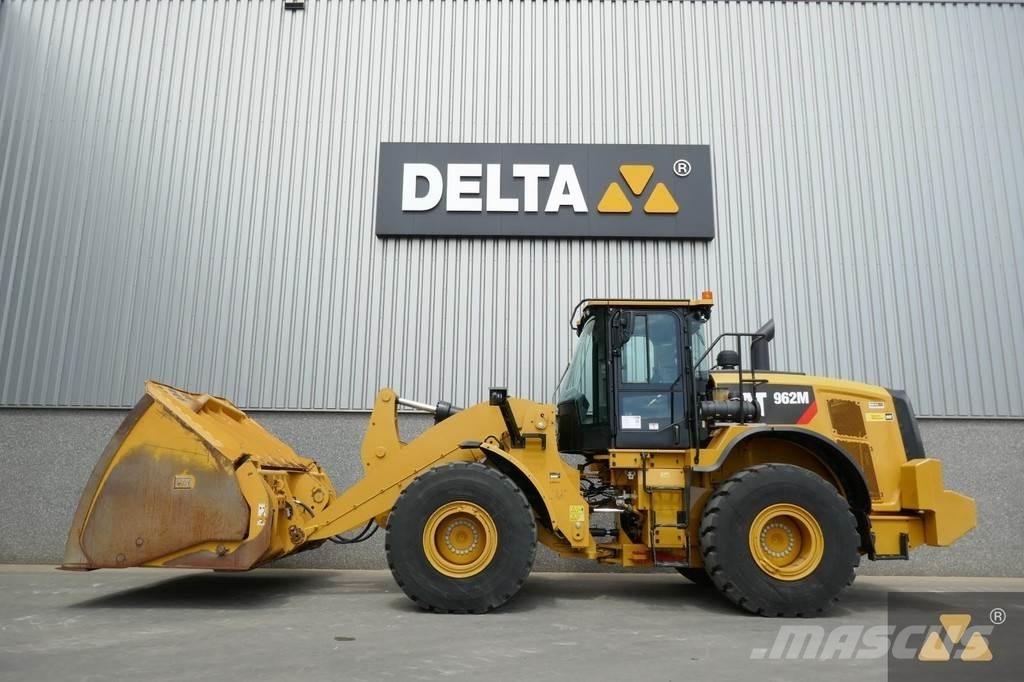 CAT 962M Iekrāvēji uz riteņiem