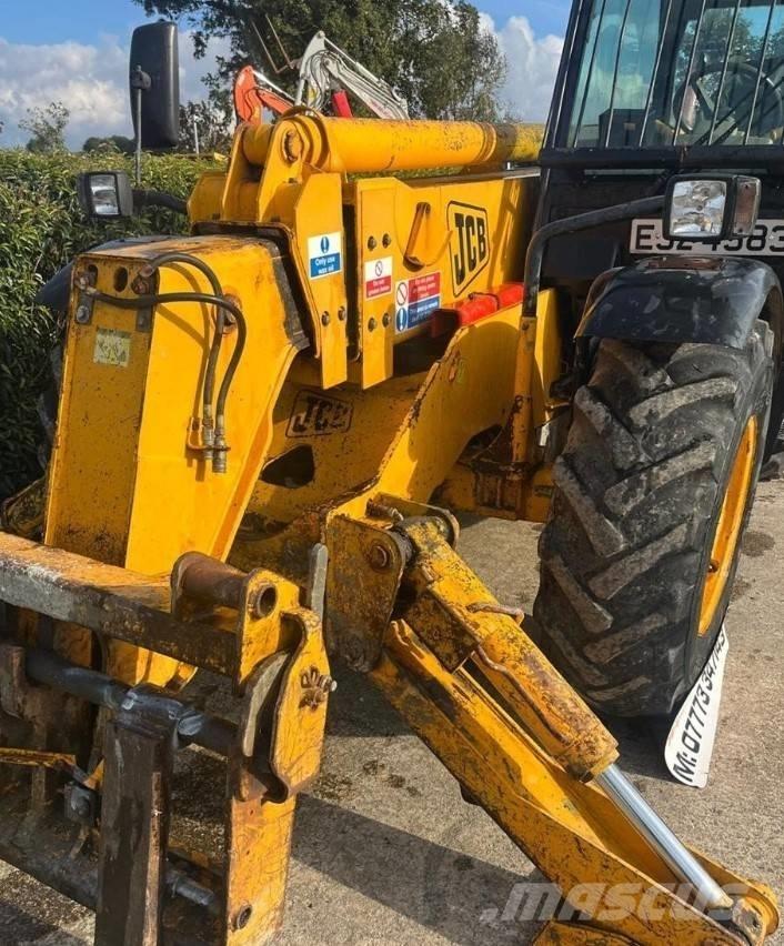 JCB 532-120 Teleskopiskie manipulatori