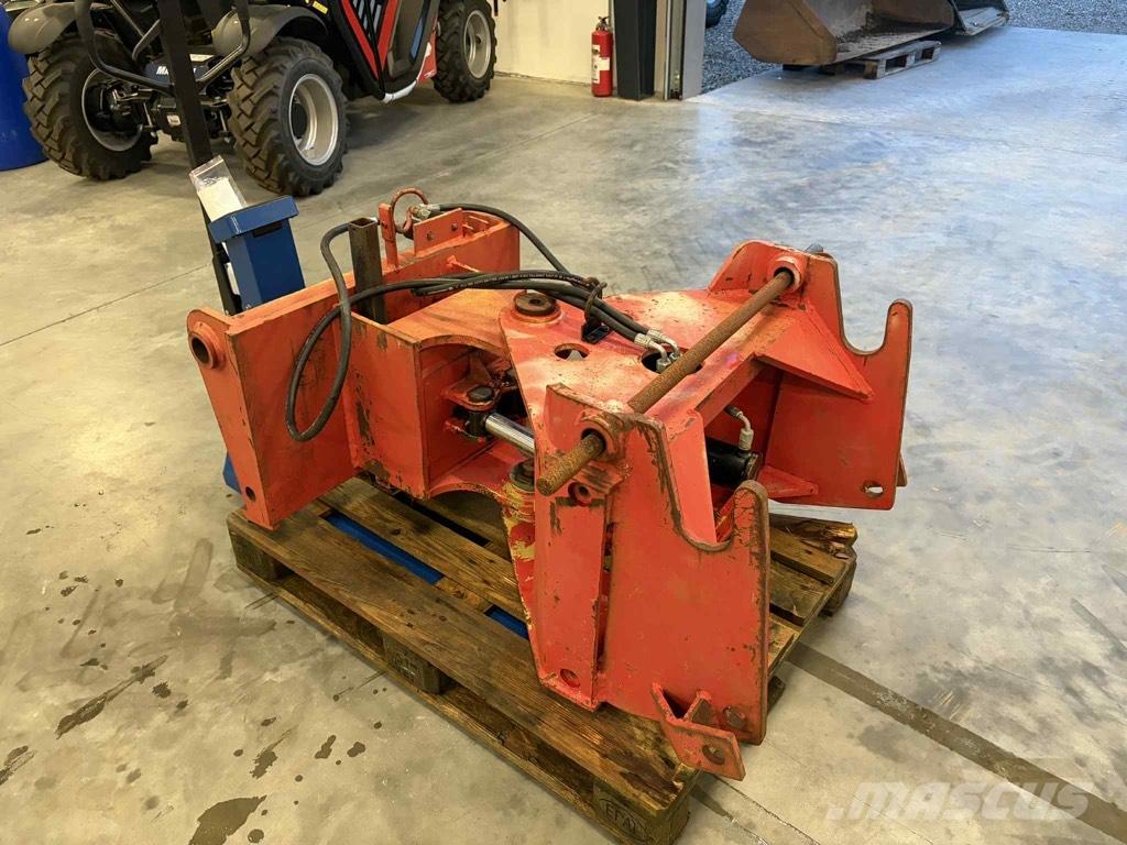 Manitou Drejeled Teleskopiskie manipulatori