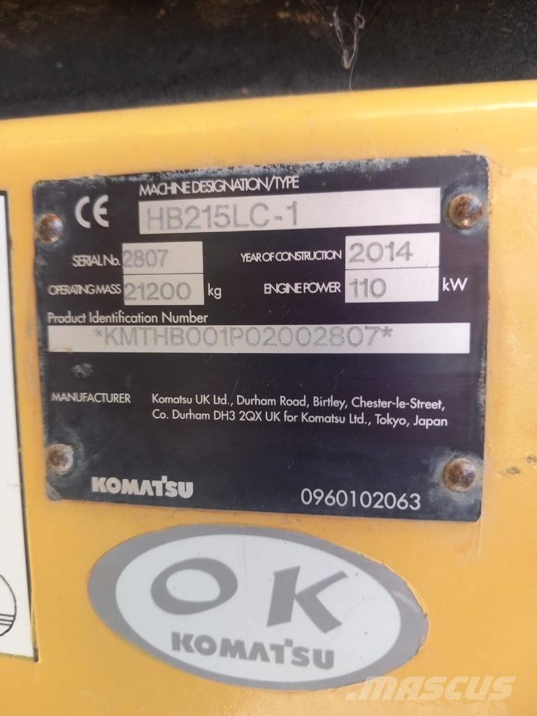 Komatsu HB 215 LC-1 Kabīnes un interjers