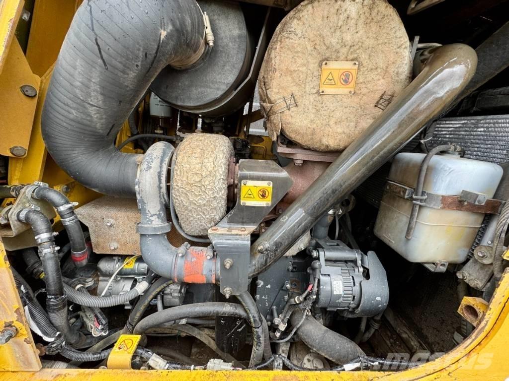 Komatsu D 65 WX-16 Kāpurķēžu buldozeri