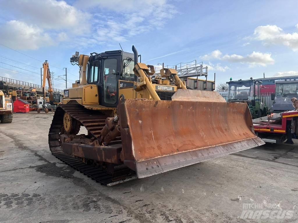 CAT D6T Kāpurķēžu buldozeri