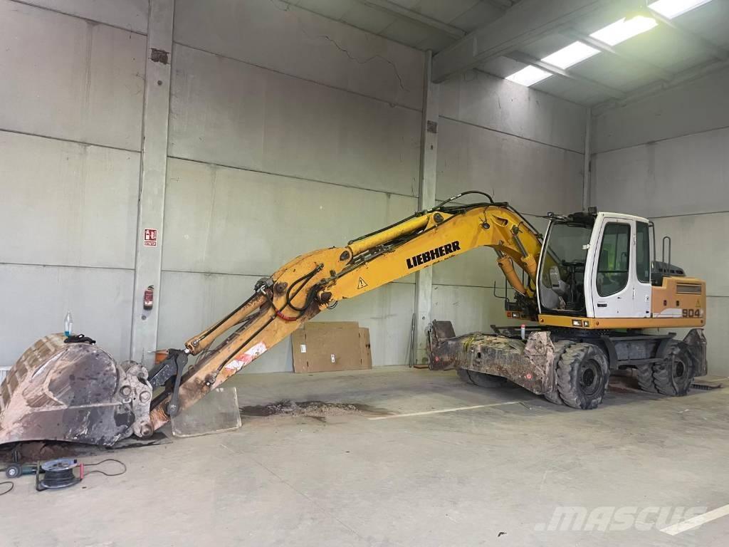 Liebherr A 904 C Ekskavatori uz riteņiem