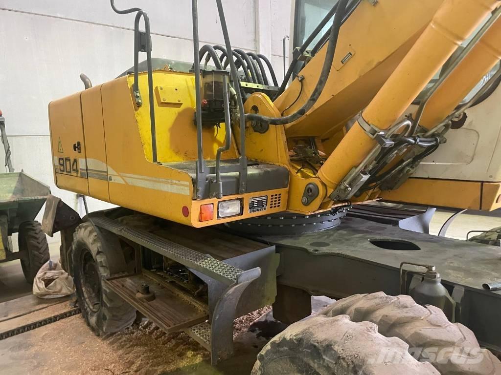 Liebherr A 904 C Ekskavatori uz riteņiem