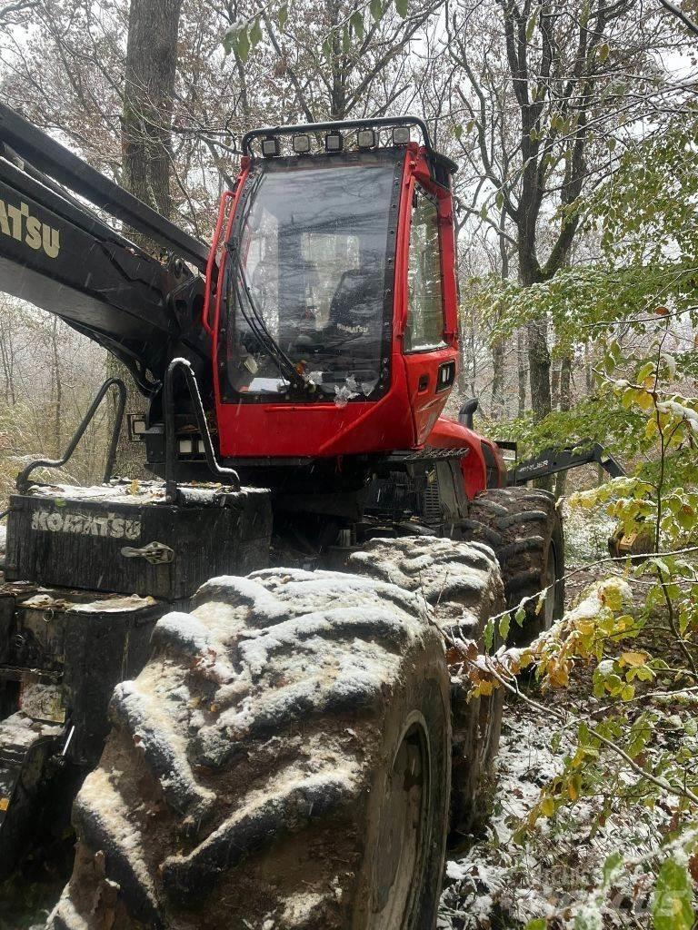 Komatsu 951 Harvesteri