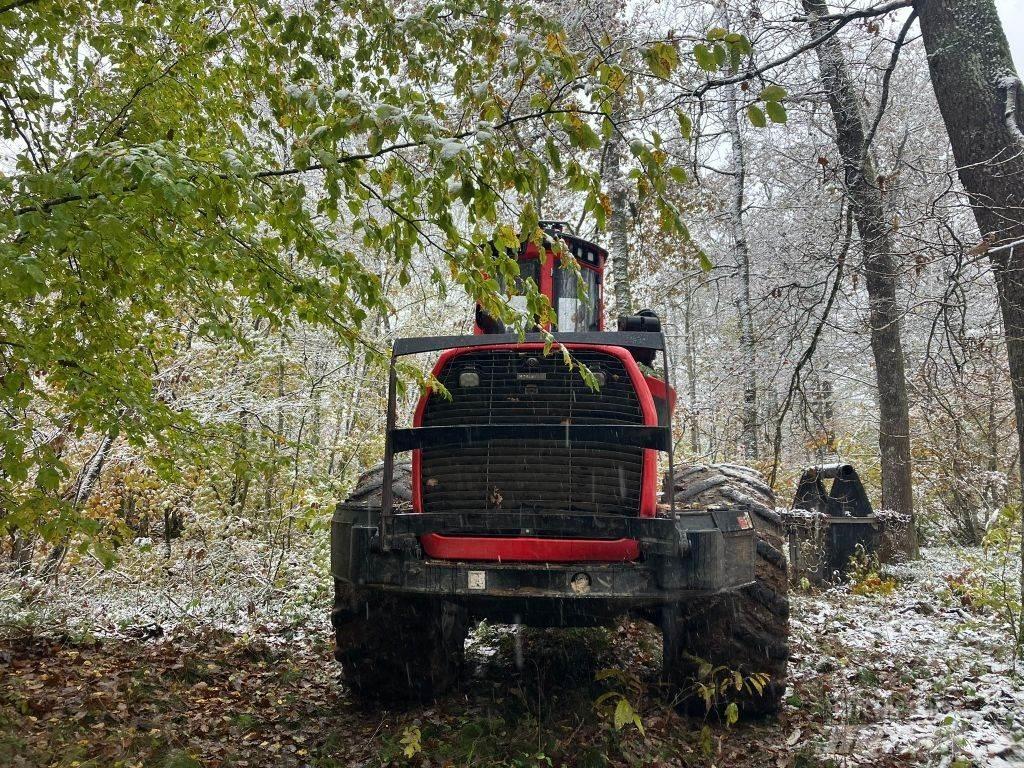 Komatsu 951 Harvesteri