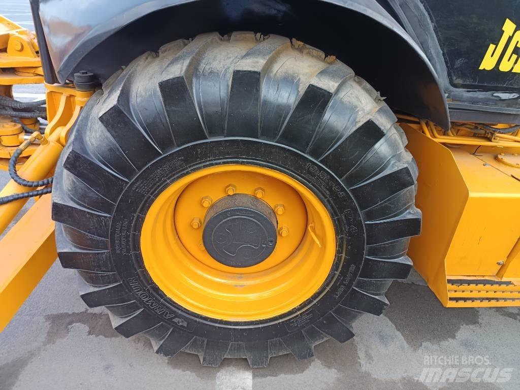 JCB 3 CX Ekskavatori-iekrāvēji