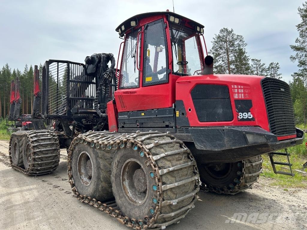Komatsu 895 Forvarderi