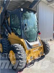 John Deere 324G Lietoti riteņu kompaktiekrāvēji