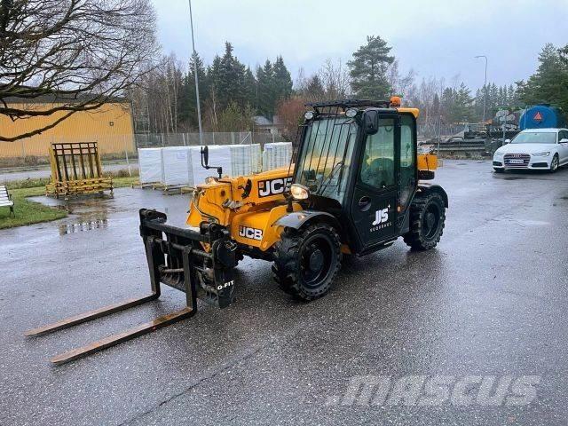 JCB 525-60T5 Teleskopiskie manipulatori