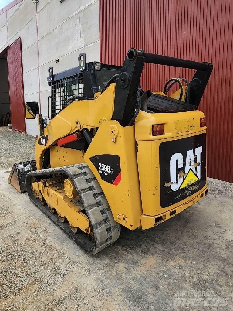 CAT 259 B Lietoti riteņu kompaktiekrāvēji