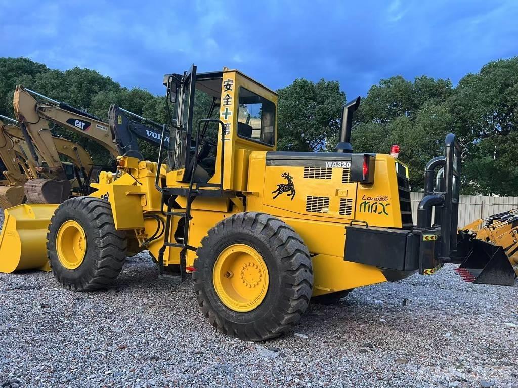 Komatsu WA320-3 Iekrāvēji uz riteņiem