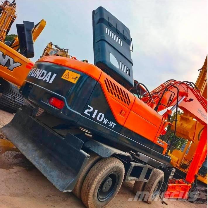 Hyundai 210W-9 Ekskavatori uz riteņiem