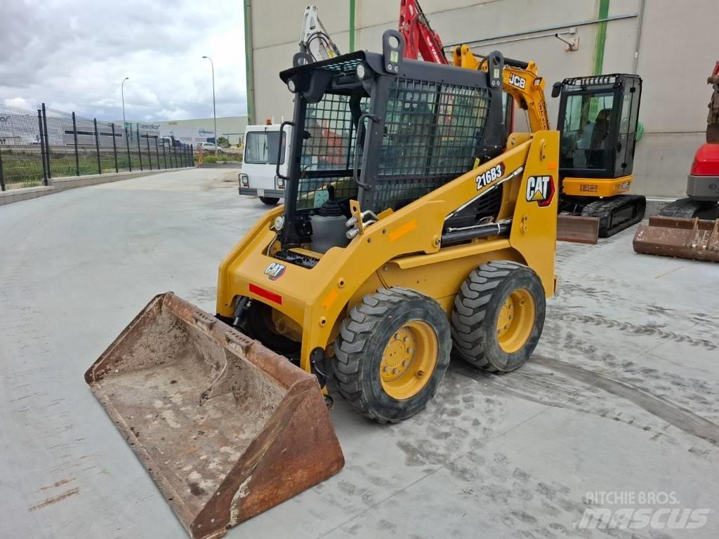 CAT 216 B 3 Lietoti riteņu kompaktiekrāvēji