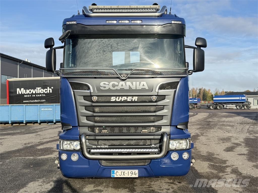 Scania R 730 8X4 Treileri ar āķi