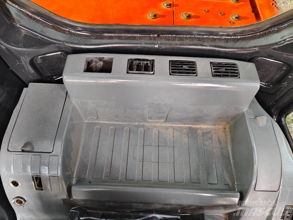 Hitachi ZX 130 LC Kāpurķēžu ekskavatori