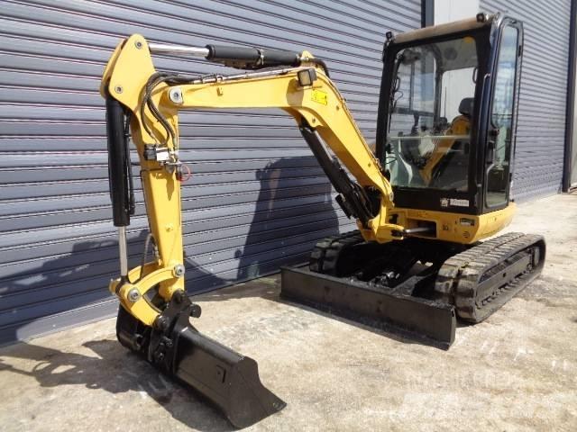 CAT 302.7 D Mini ekskavatori < 7 t