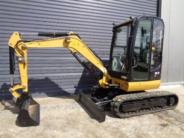 CAT 302.7 D Mini ekskavatori < 7 t