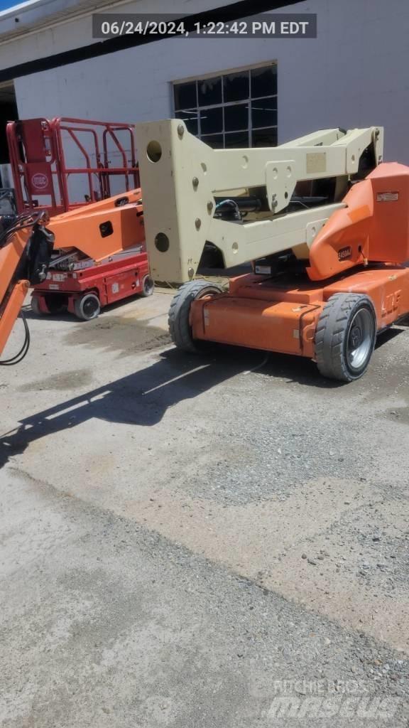 JLG E 450 AJ Strēles pacēlāji