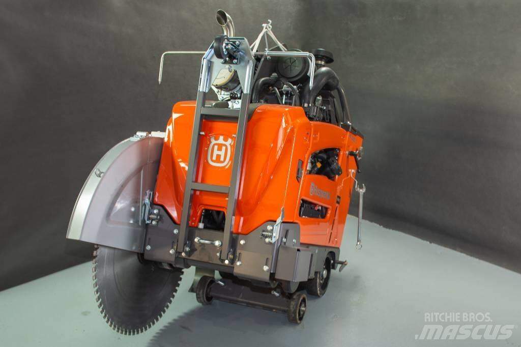 Husqvarna FS5000D Akmens un betona zāģi