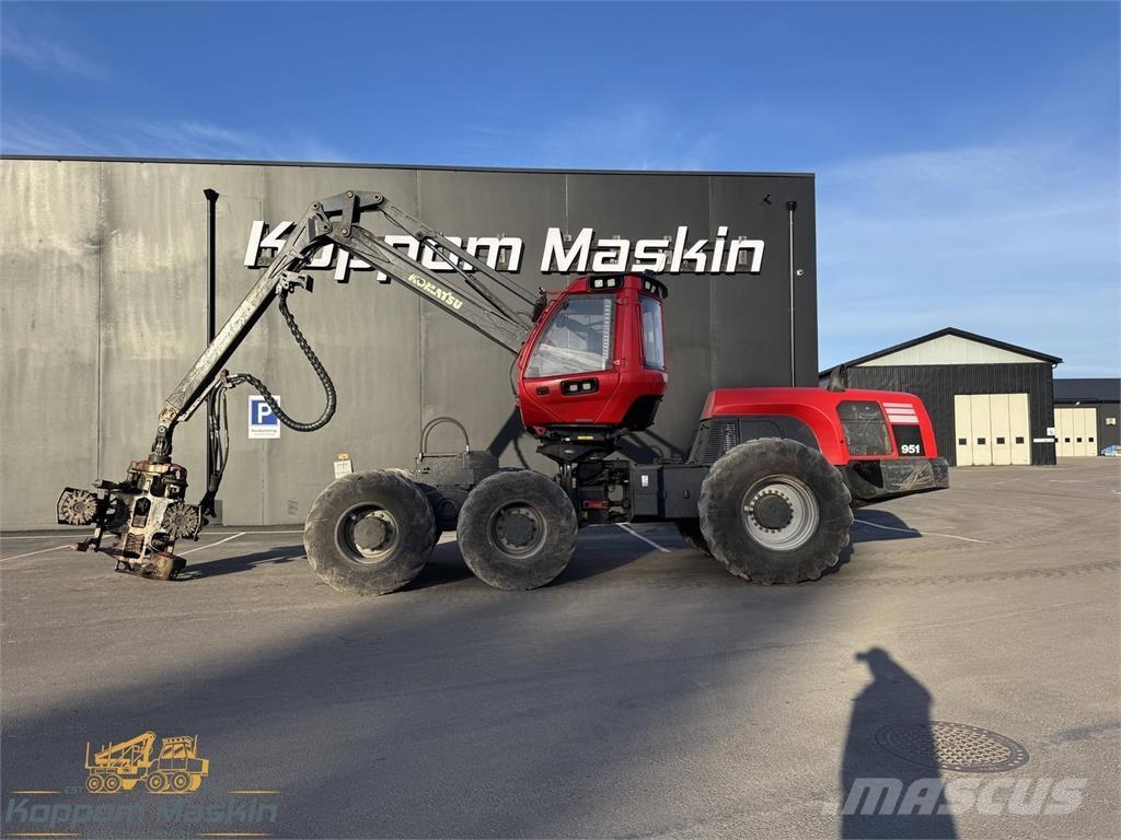 Komatsu 951 Harvesteri