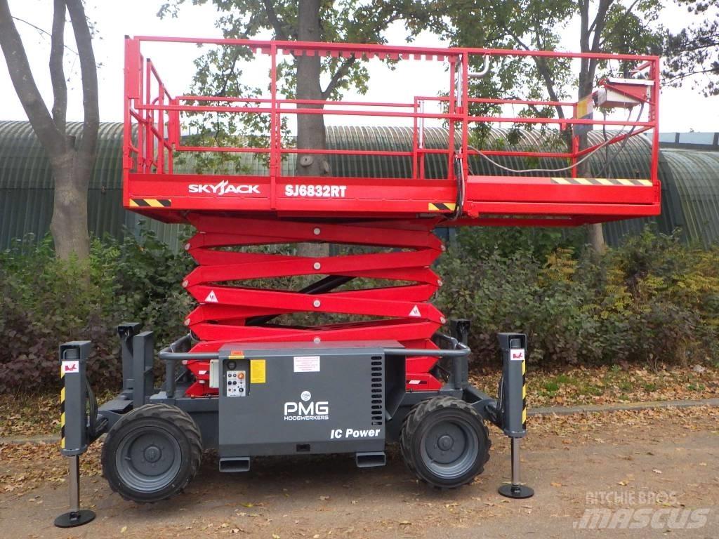 SkyJack SJ6832RT Šķerveida pacēlāji