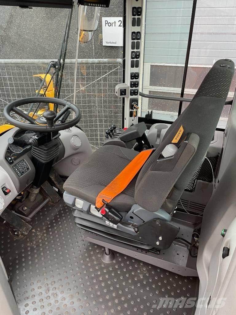 Volvo L90H Iekrāvēji uz riteņiem