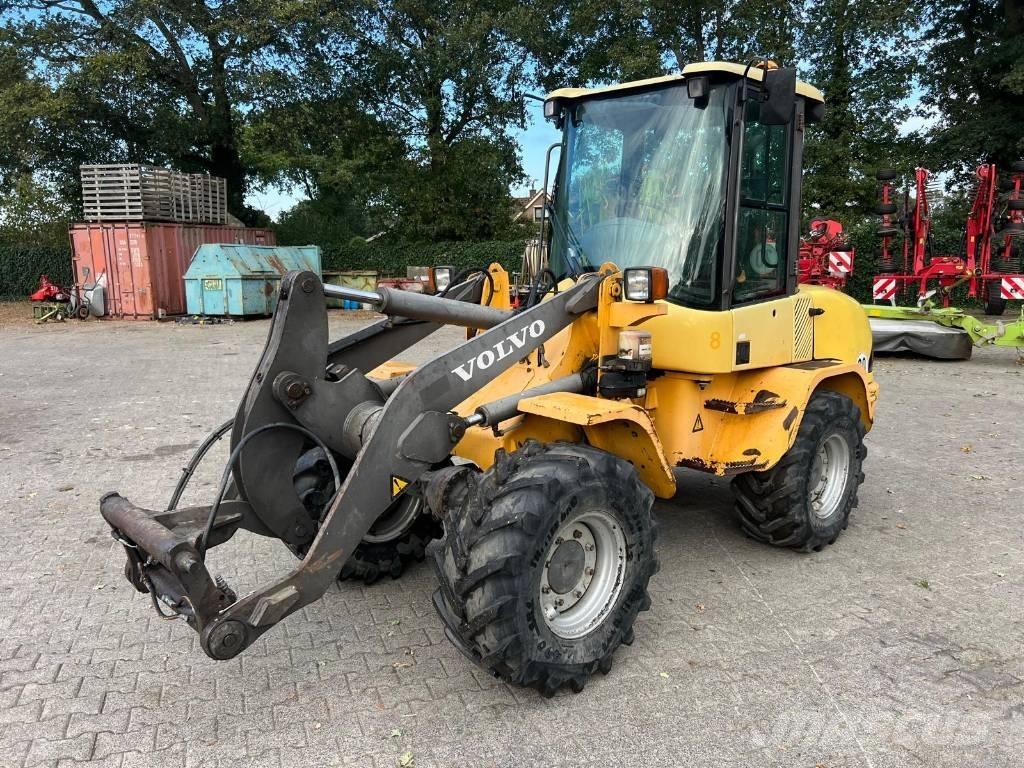 Volvo L 30 B Iekrāvēji uz riteņiem