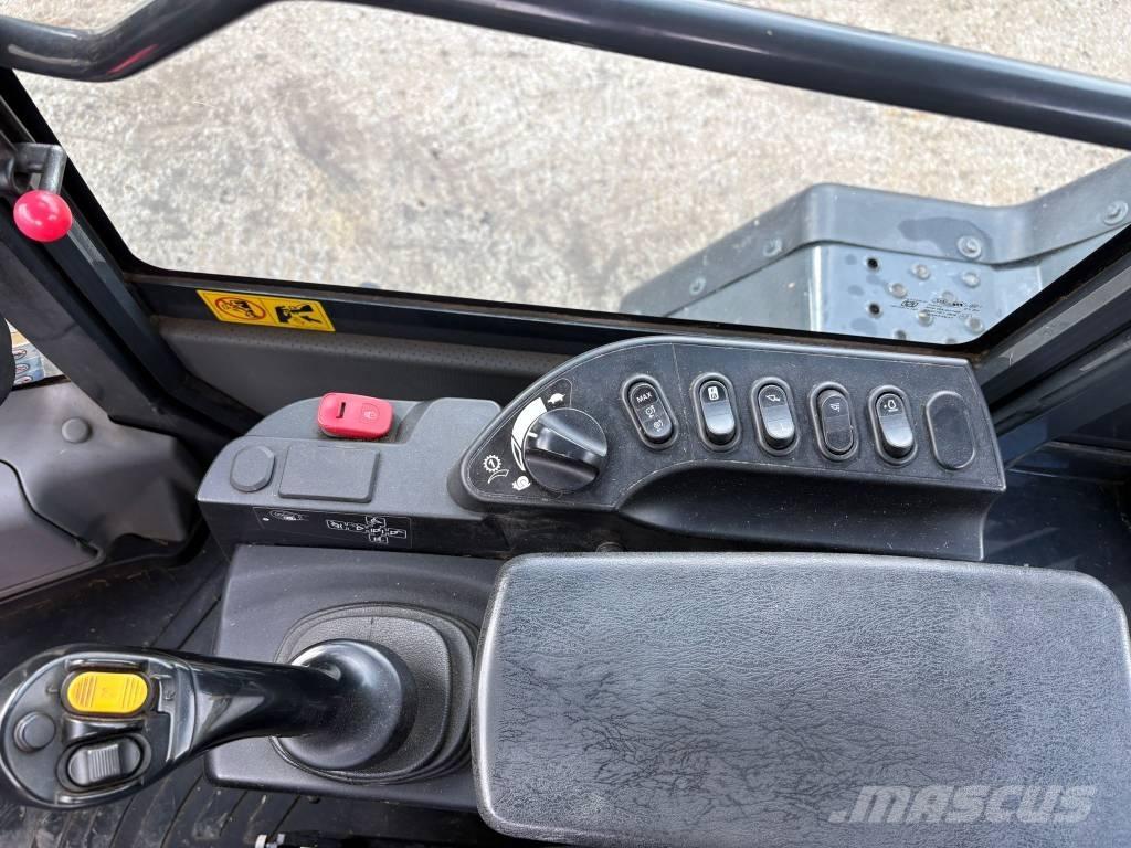 Komatsu WA320-8 Iekrāvēji uz riteņiem