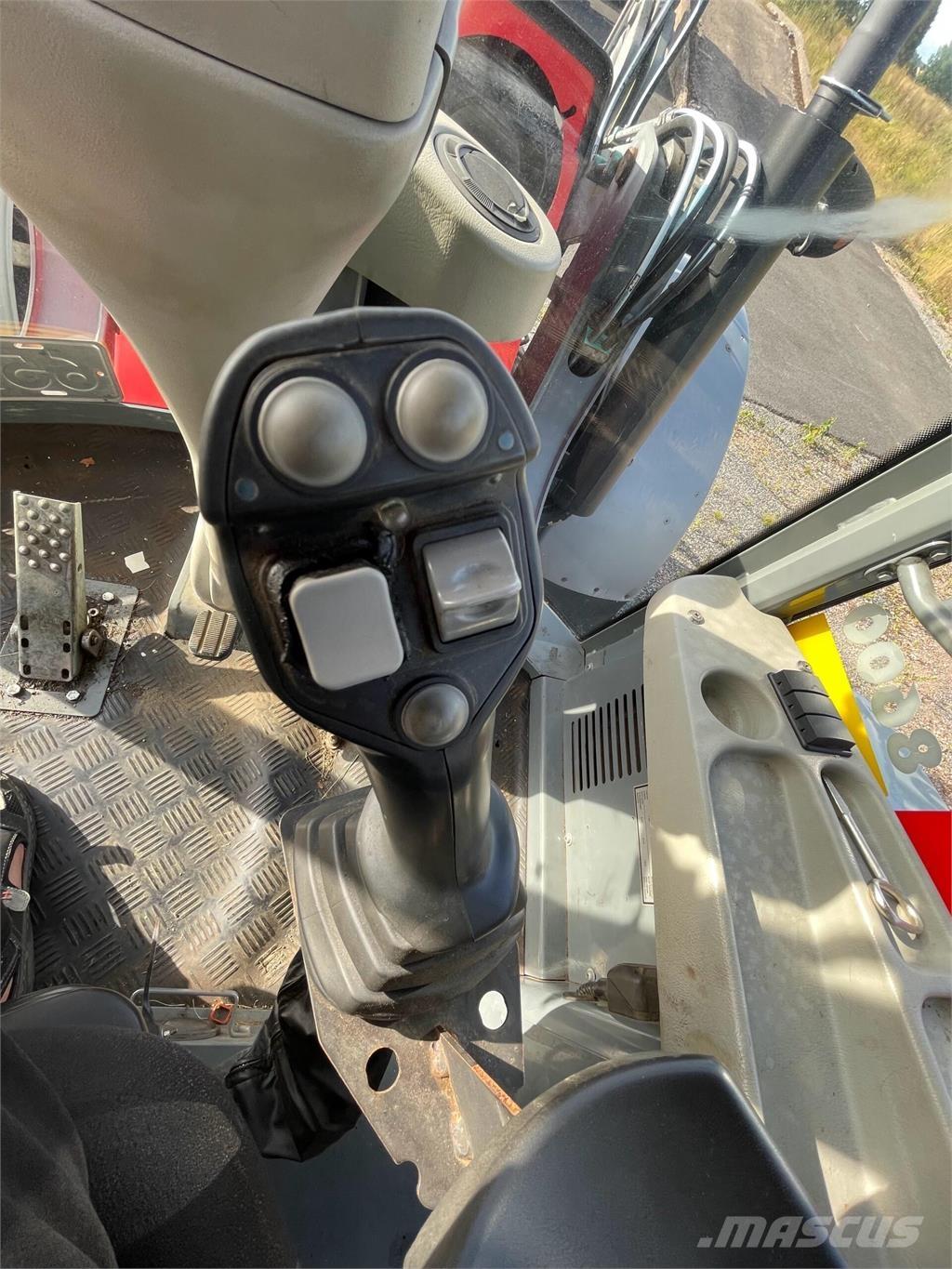 Lännen 8600 E Ekskavatori-iekrāvēji