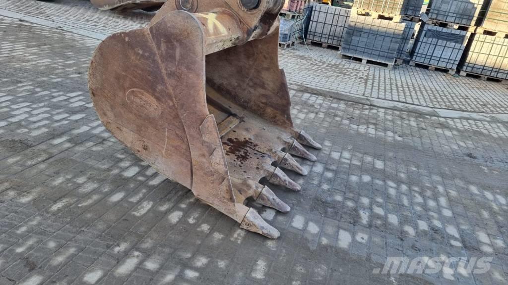 Komatsu PC 210 LC Kāpurķēžu ekskavatori